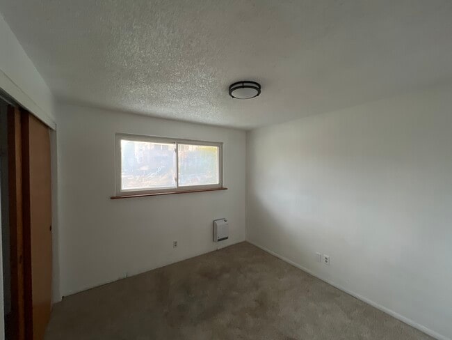 Photo - 3901-3912 12th St SW