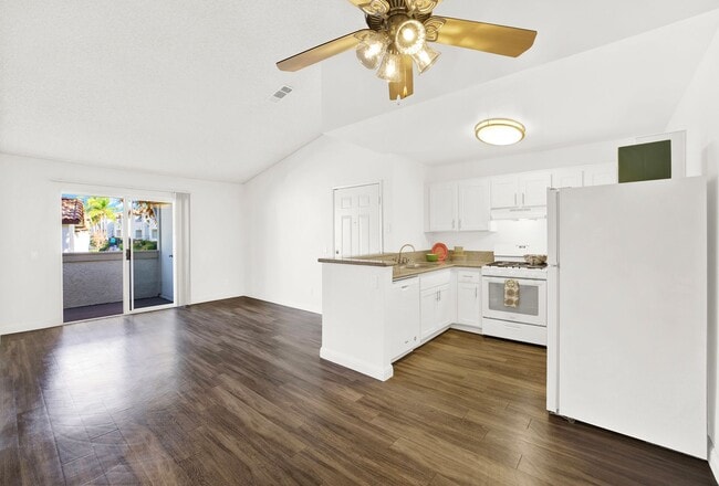 Photo - Murrieta Meadows Apartments