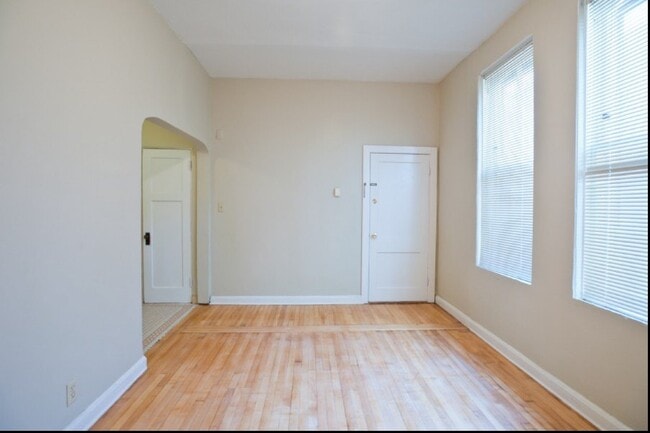 Photo - 1665 N Humboldt Ave Unidad 2