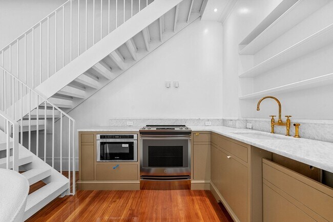 Photo - 320 Tappan St Unit 1