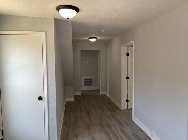 Photo - 215 E Burwell Ave Unit 1