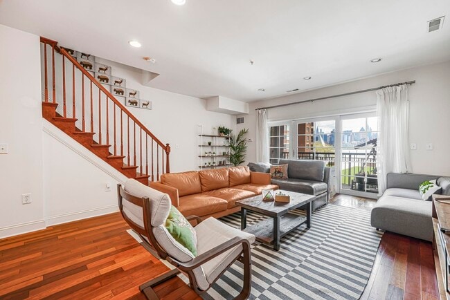 Building Photo - 22 Ave at Port Imperial Unit 222