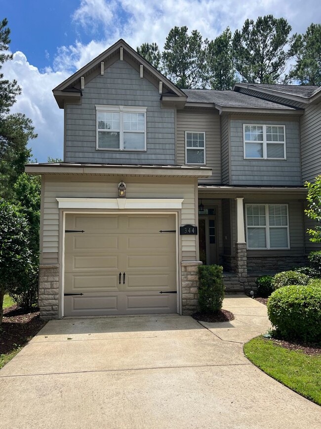 Gorgeous 3 Bed 2.5 Bath Home in Fayetteville - Gorgeous 3 Bed 2.5 Bath Home in Fayetteville