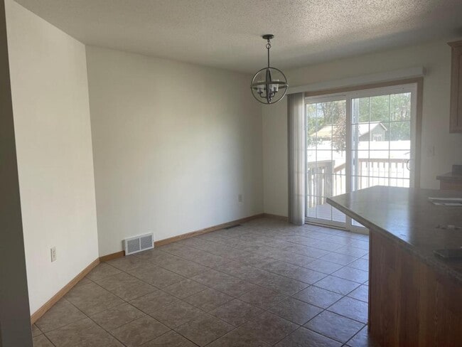 Photo - 1908 Crooked Ave