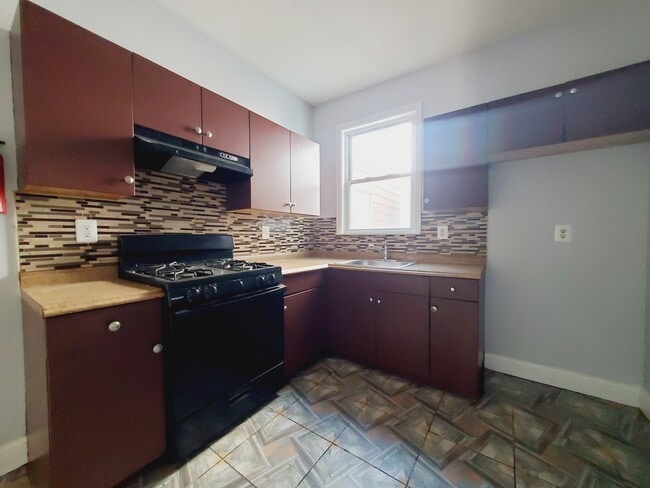 157 Woodlawn Ave 2B - 153 Woodlawn Ave Unidad 2B