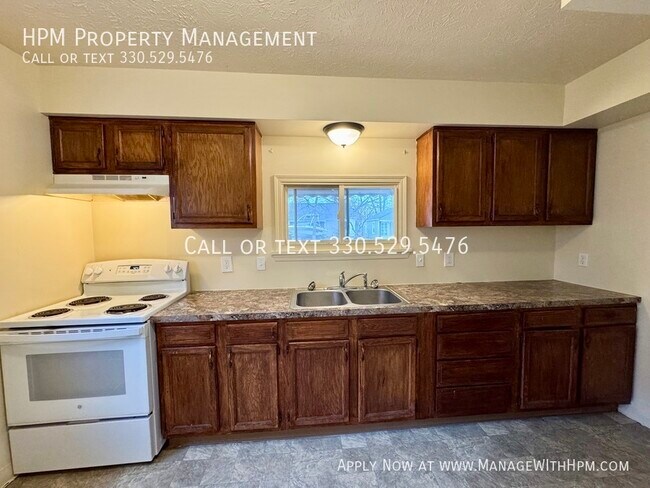 Photo - 1062 Merton Ave