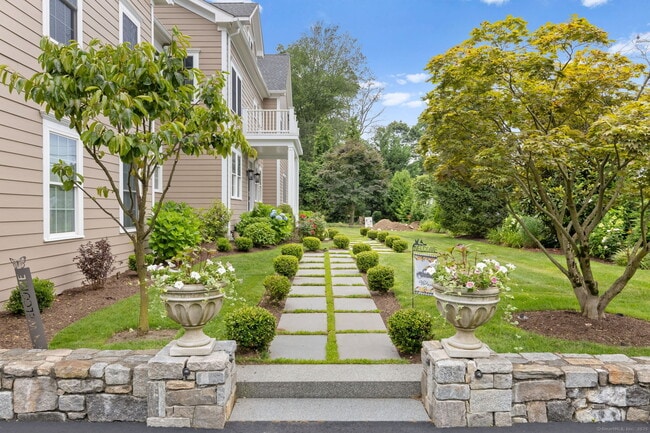 Photo - 354 Oaklawn Ave