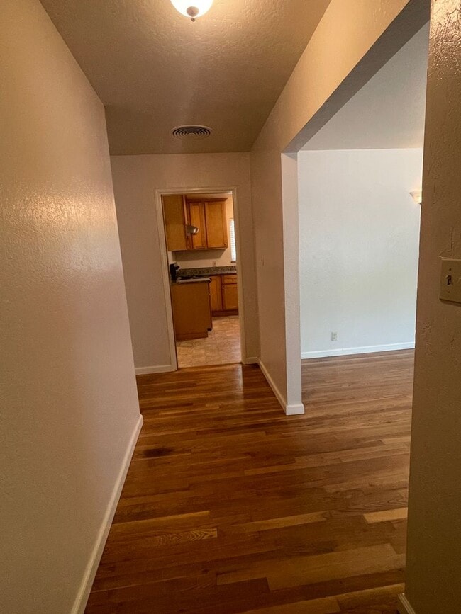Photo - 17695 Laurel Rd