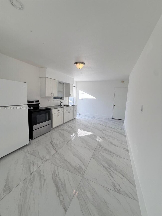 Photo - 4265 SW 51st St Unidad 1