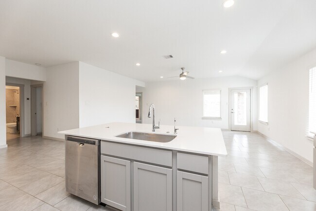 Photo - 28902 Yukon River Ct