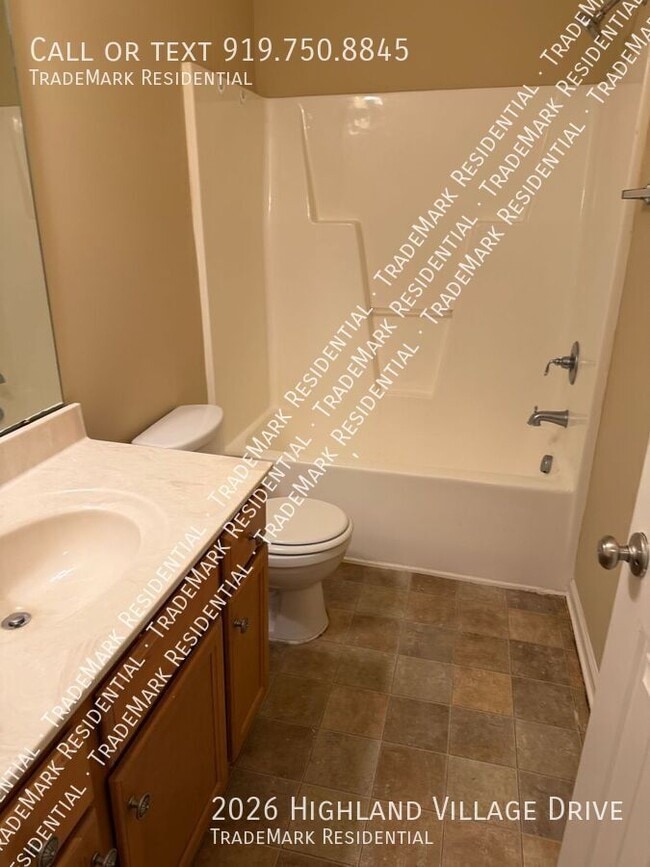 Photo - 2026 Highland Village Dr