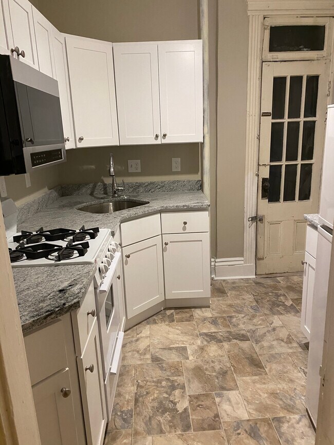 Photo - 52 Charlesgate E Unit 160