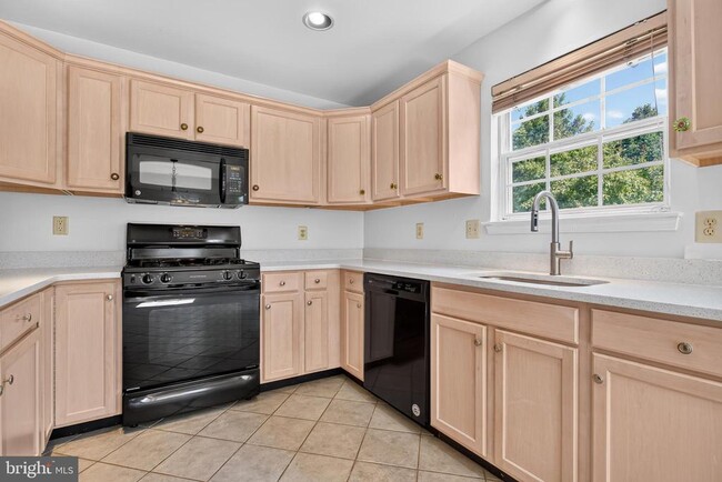 Photo - 323 Glenn Rose Cir