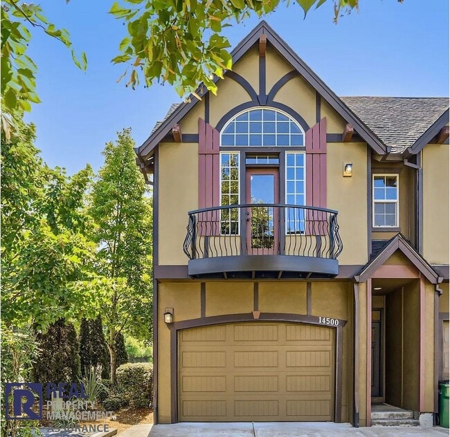 Building Photo - Spacious 2BR Townhome with Garage Parking in Prime Beaverton Location!