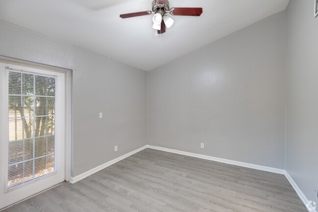 Photo - Woodside Villas Apartments