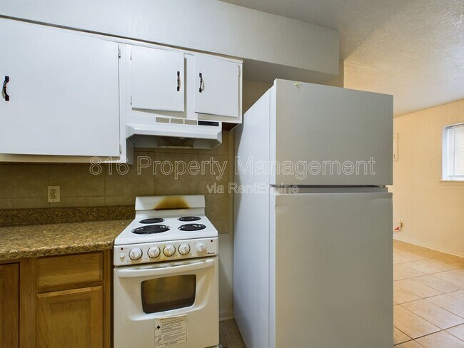 Photo - 15112 Bellaire Ave Unidad B