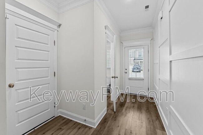 Photo - 303 Sumac Trail