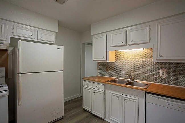 Photo - 565 25th St