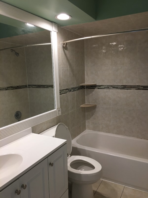 Photo - 140 Longfield Ct