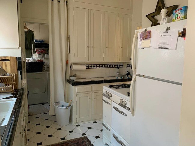 Photo - 232 S Poinsettia Pl Apartment Unit 1/2