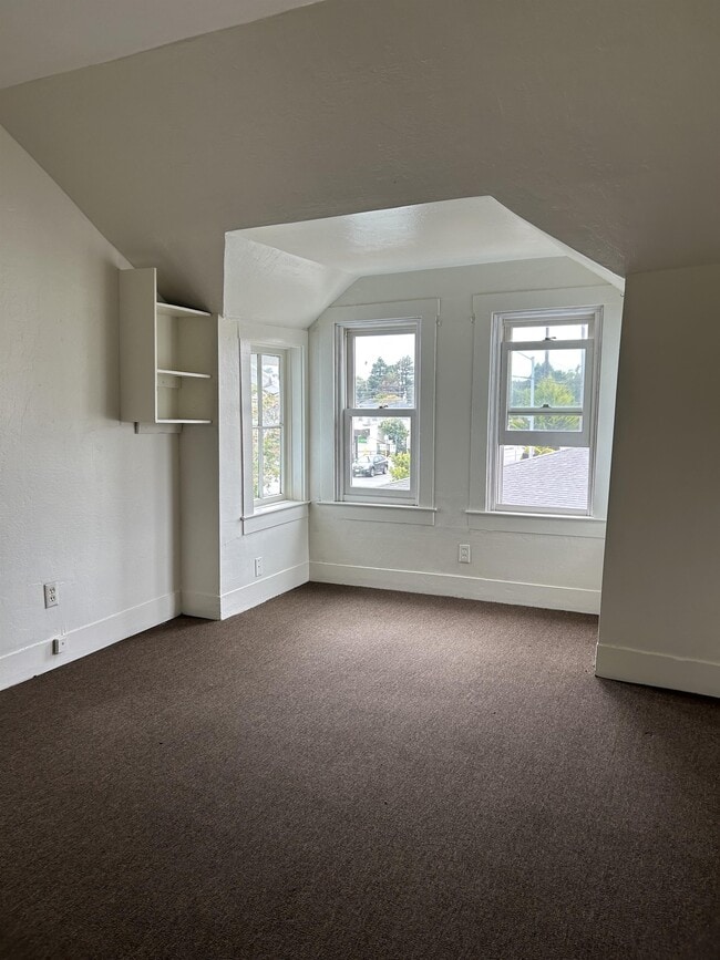 Photo - 511 Broadway