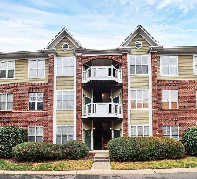 Immaculate 2BD/2BA Condo in Crown View - Immaculate 2BD/2BA Condo in Crown View Unit 204