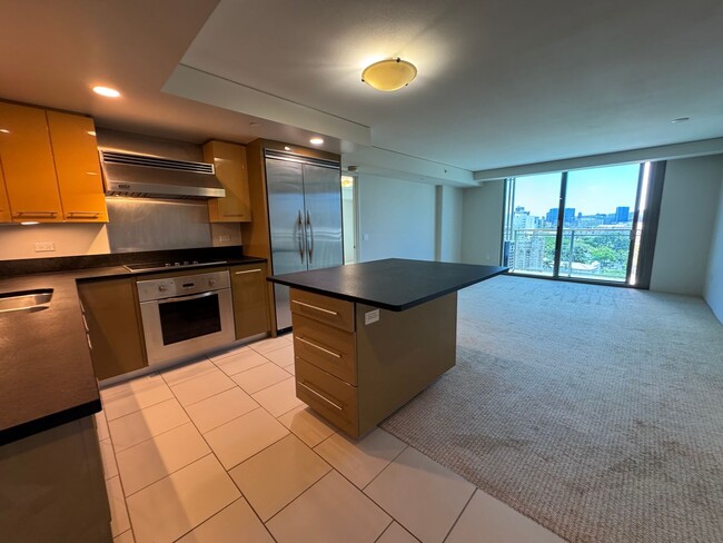 Building Photo - Capitol Place 2/2/2 Rental