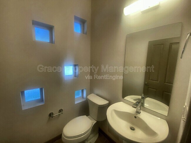Photo - 2200 Tremont Pl