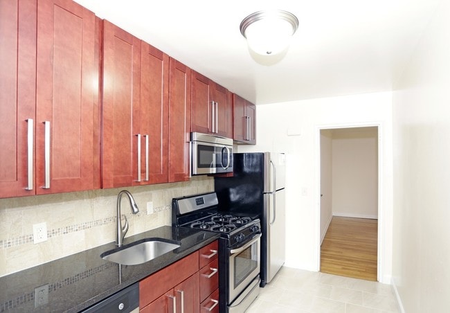 Photo - Constantine Village