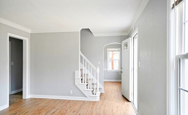 Photo - 1203 E 80th St