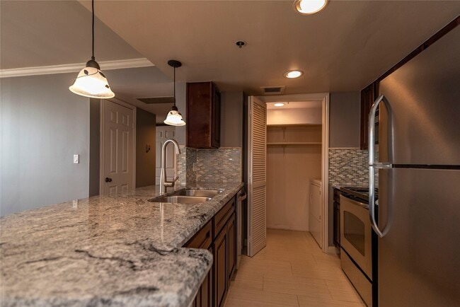 Photo - 3525 Sage Rd Unit 1402