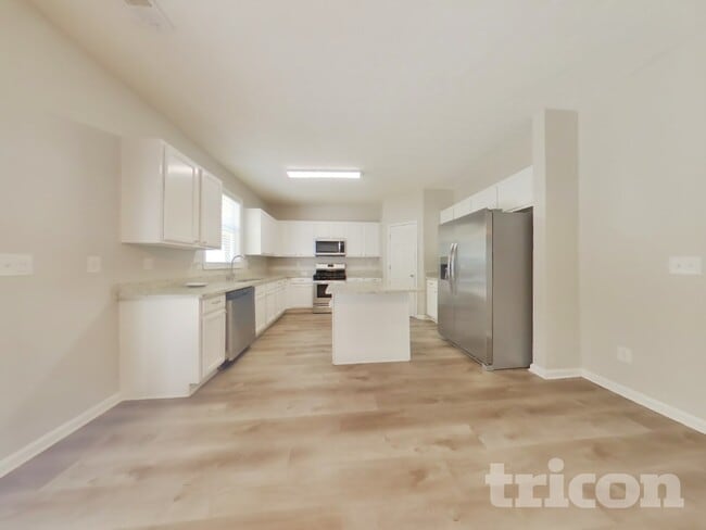 Photo - 2345 Village Green Dr