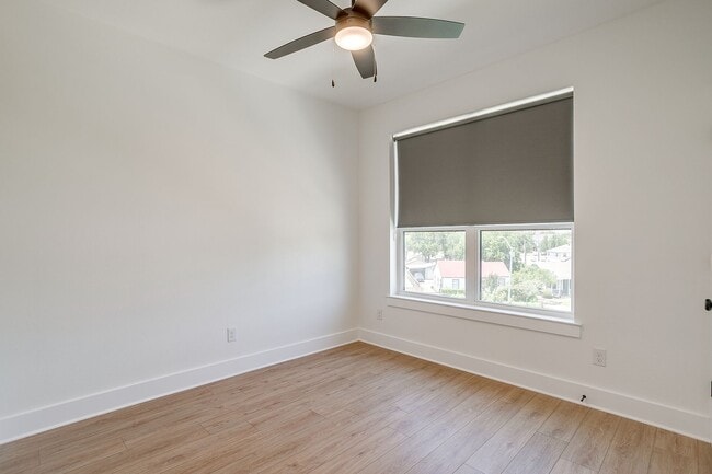 Photo - 2347 Benbrook Blvd