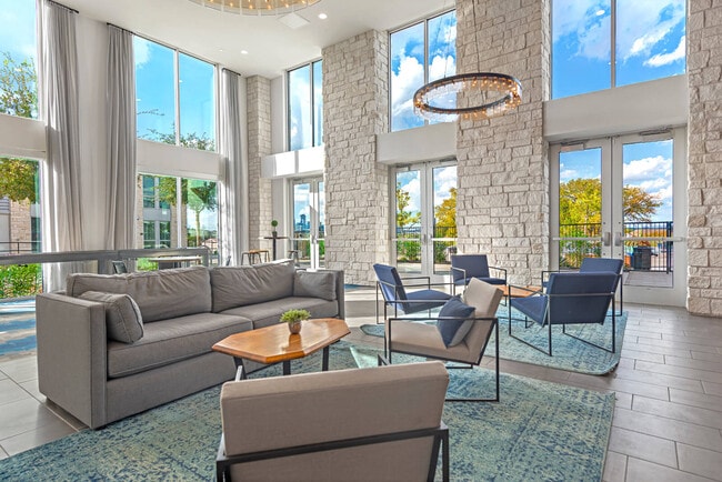 Photo - Edison Austin