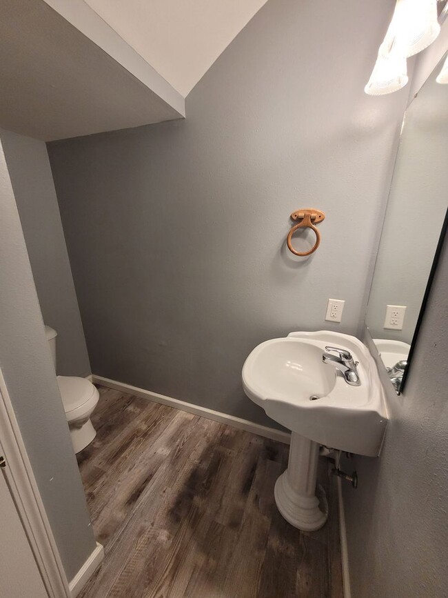 Photo - 404 Shade Tree Ln Unit 1