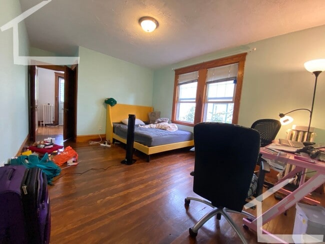 Photo - Big and Bright