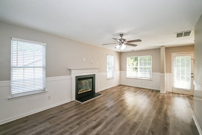 Photo - 7425 Saddle Trail Ln