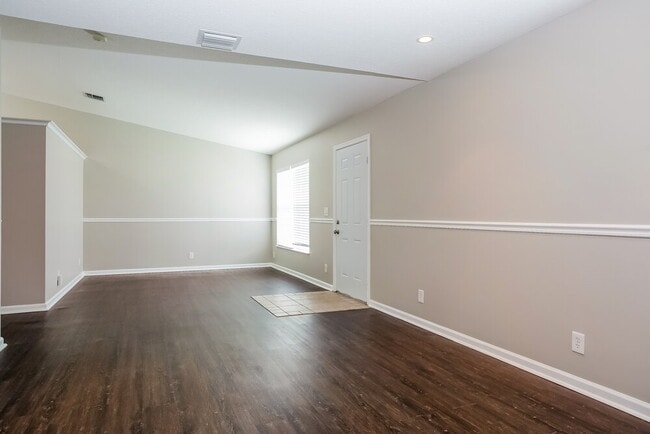 Photo - 3589 Quentin Ave