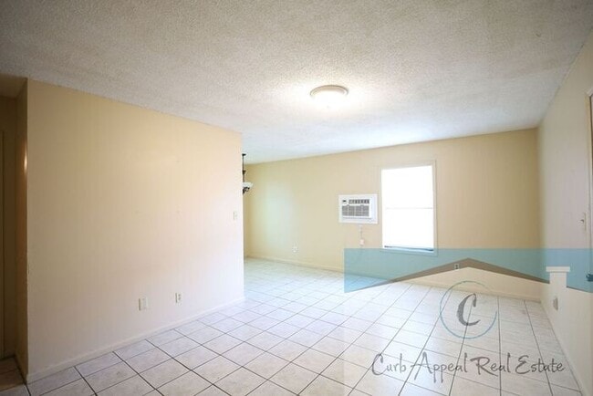 Comfortable 1 Bed 1 Bath Apartment - HUD accepted