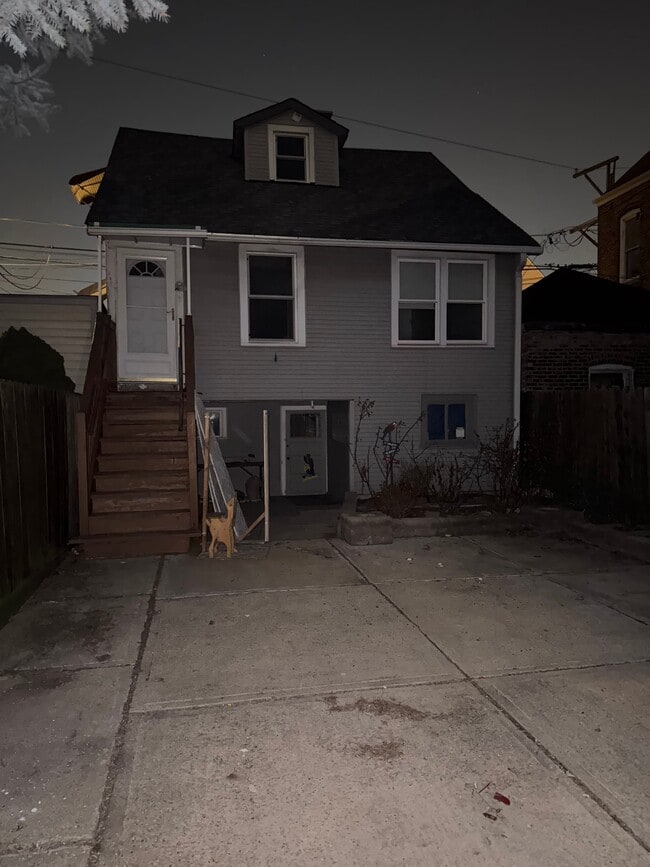 Building Photo - 4800 S Seeley Ave