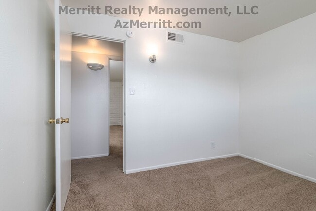 Photo - 4 Bedroom, 2 bath, air conditioned, fenced...