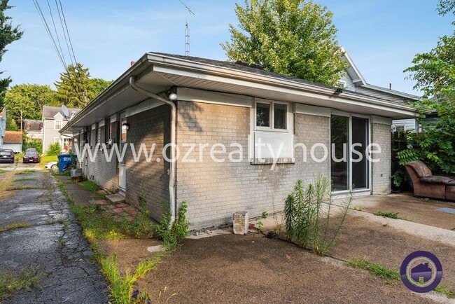 Photo - 4111 Parrakeet Ave