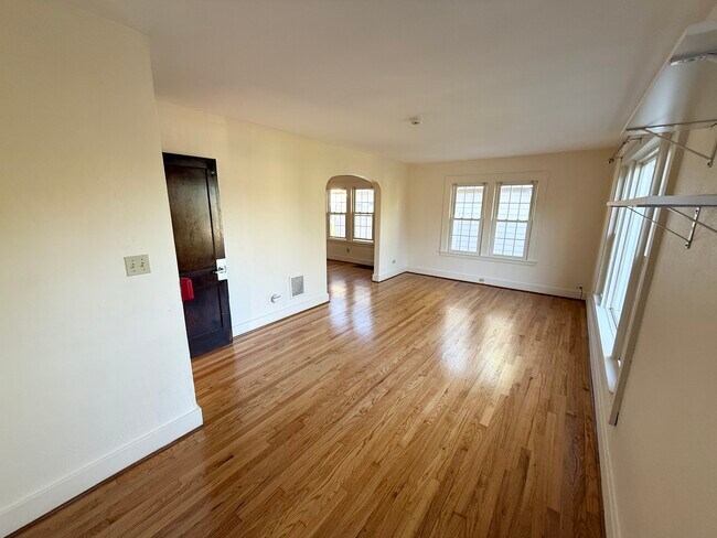 Photo - 225 Wilmore Pl