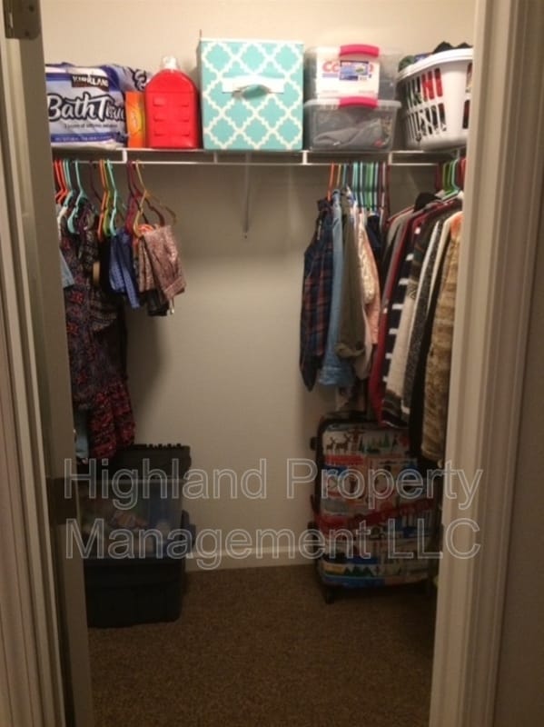 Photo - 530 NE Stadium Way