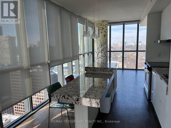 Photo - 101 Charles St E Unité 3206