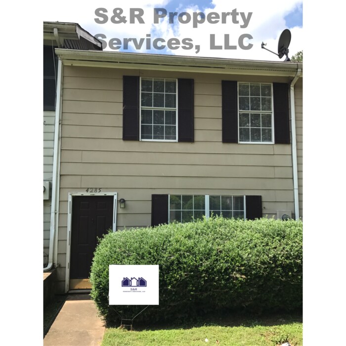 Spacious 2 bedroom Condo. - Spacious 2 bedroom Condo.