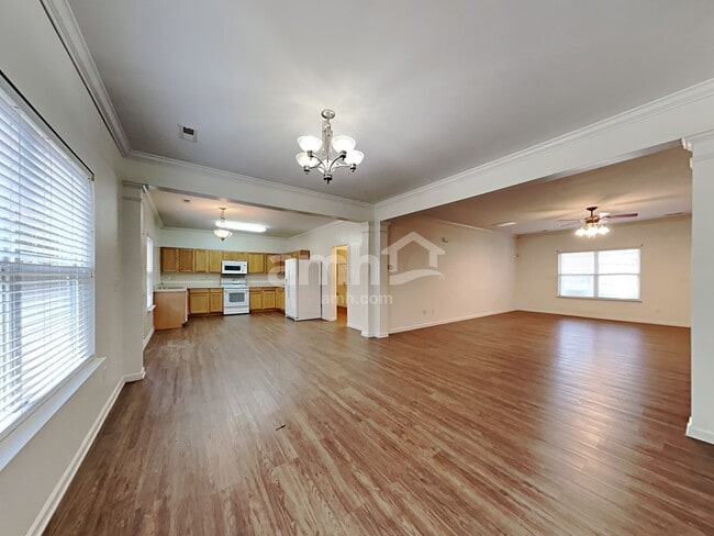 Photo - 201 Flanders Dr