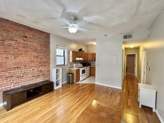 Photo - 65 Hemenway St Unidad 3