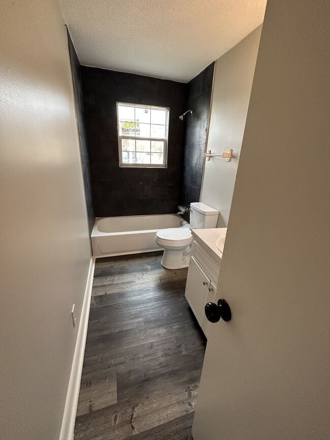 Photo - Newly Remodeled 2 Bedroom, 1 Bathroom Triplex Unit 610 #3