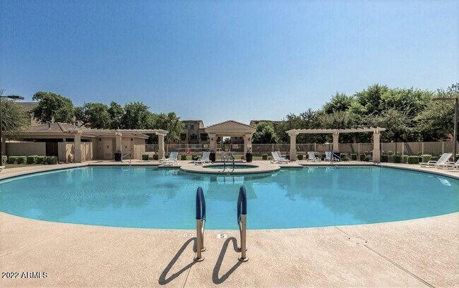 Photo - 2401 E Rio Salado Pkwy